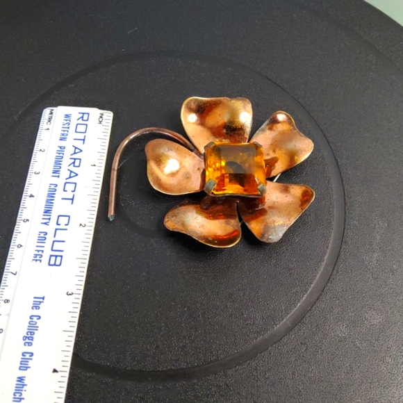 Antique handmade copper brooch with glass center - Picture 7 of 8